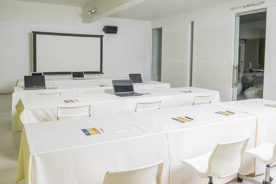 Salle-de-conférence-1.jpg